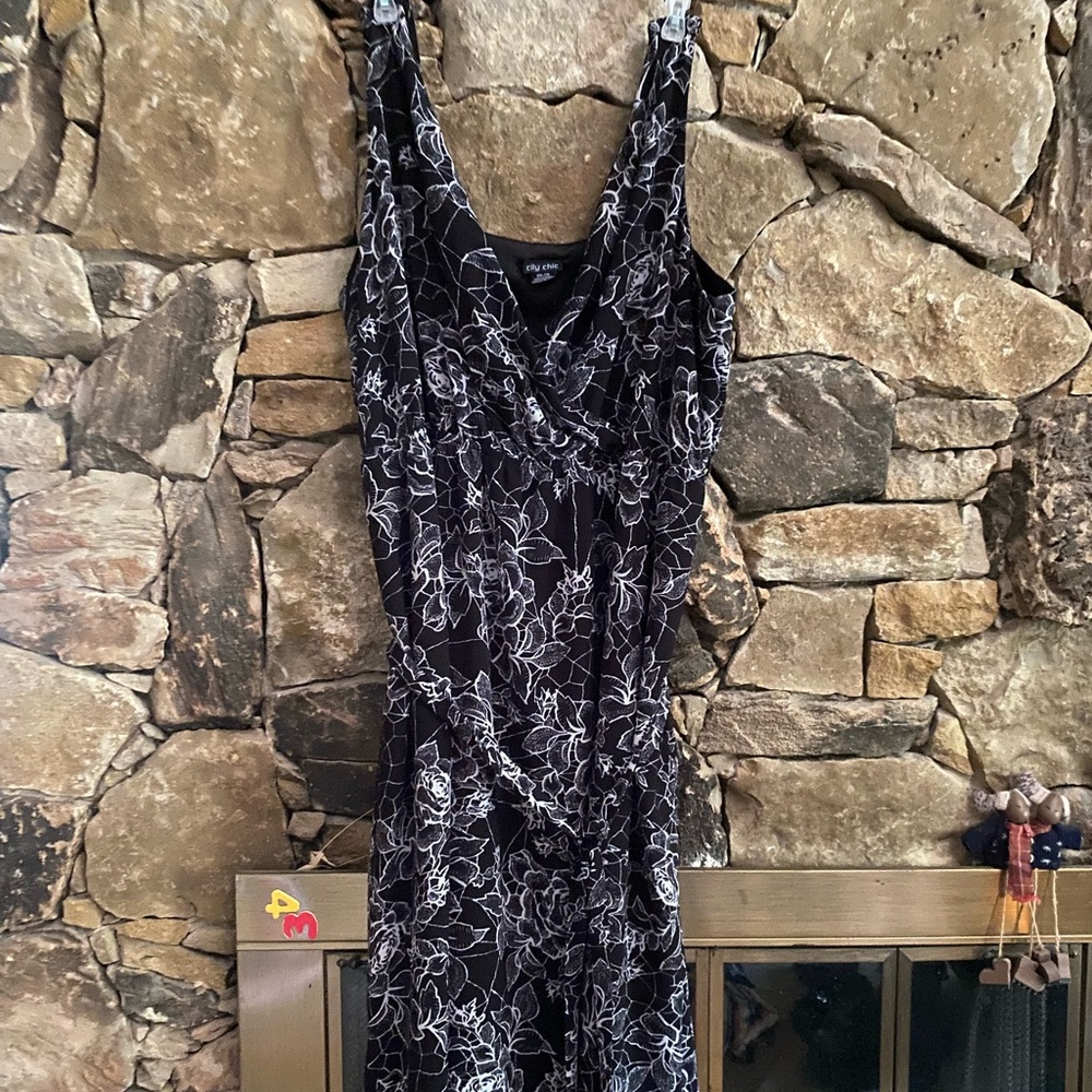 Beautiful City Chic Size 24 XXL Long black dress with white flowers and belt